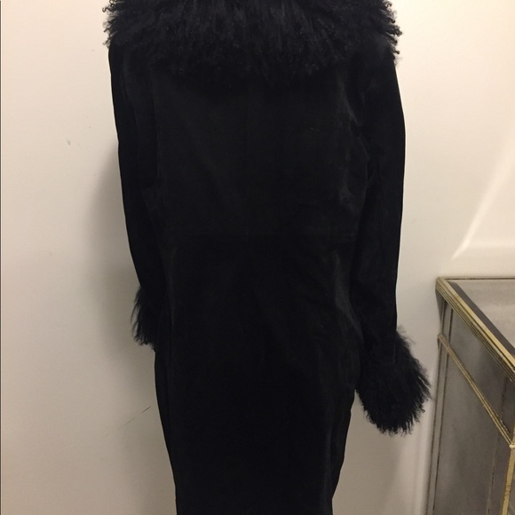 Ladies suede and fur coat, beautiful.  Stunning on! - Picture 2 of 8